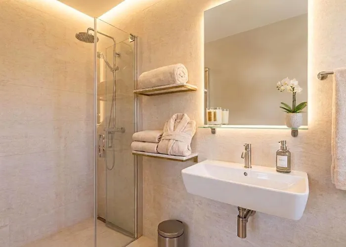 Casa Lavanda - With Sea Views, Private Terrace & Pool Nerja