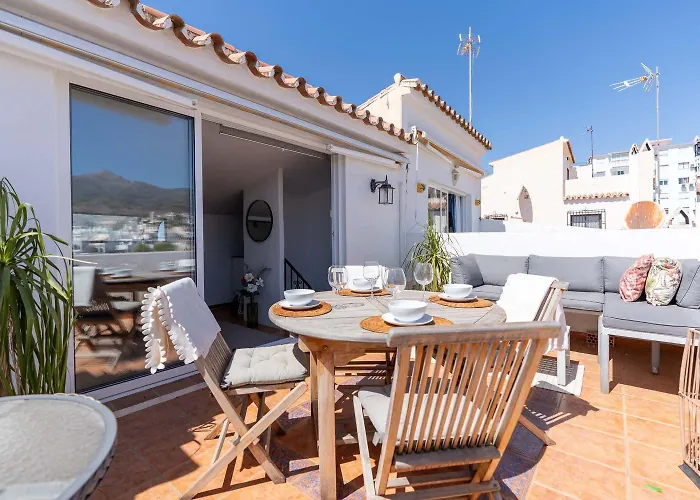 Casa Lavanda - With Sea Views, Private Terrace & Pool Dom wakacyjny *