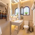 Σπίτι διακοπών Casa Lavanda - With Sea Views, Private Terrace & Pool *