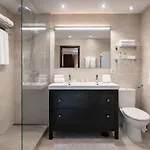 Casa Lavanda - With Sea Views, Private Terrace & Pool 別荘
