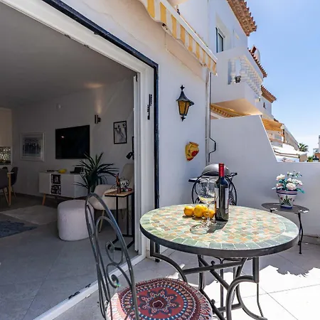 Casa Lavanda - With Sea Views, Private Terrace & Pool * Nerja