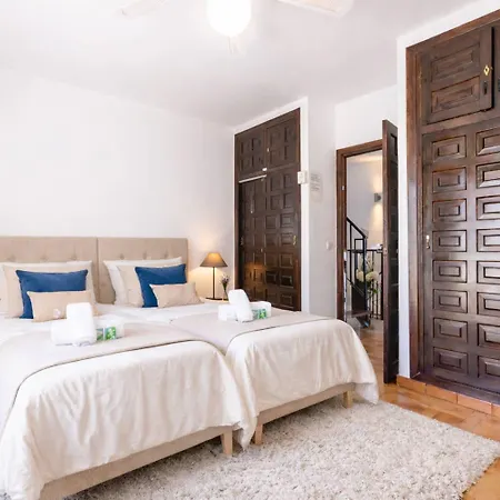 Holiday home Casa Lavanda - With Sea Views, Private Terrace & Pool *