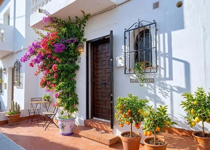 Casa Lavanda - With Sea Views, Private Terrace & Pool *