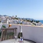 Будинок відпочинку Casa Lavanda - With Sea Views, Private Terrace & Pool *